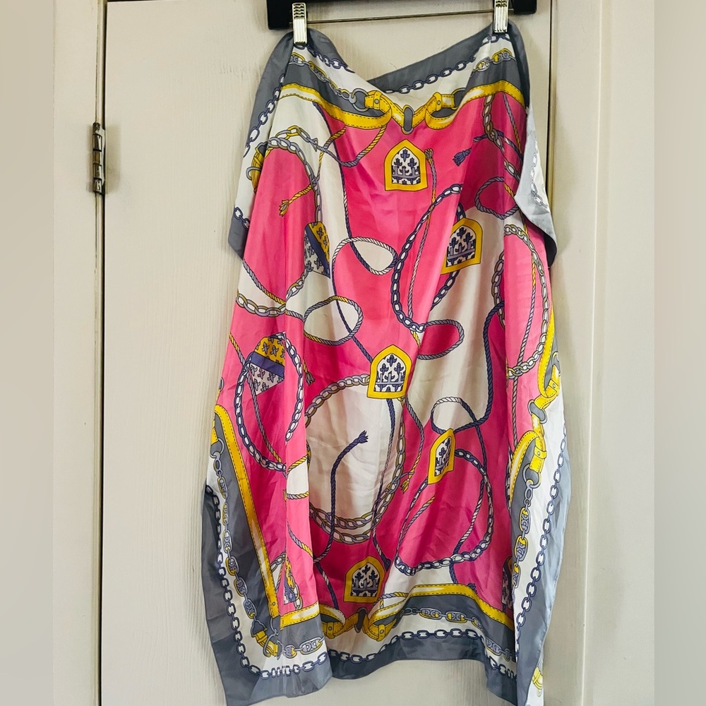 VTG Silk Hand rolled 70s Equestrian Chain Link Spring Edit Scarf